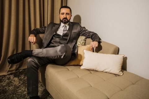 As melhores ideias e inspirações criativas de fotos do making of do noivo no  Espaço Caiapiá '