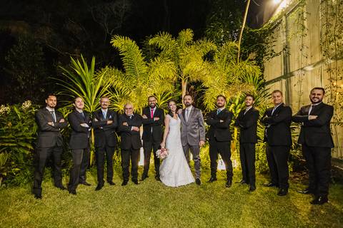 As melhores ideias e inspirações criativas de fotos do noivo com os padrinhos no Espaço Caiapiá '