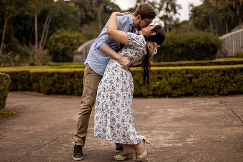 As melhores ideias e inspirações criativas de fotos para ensaio pré wedding no parque Jardim Botânico'