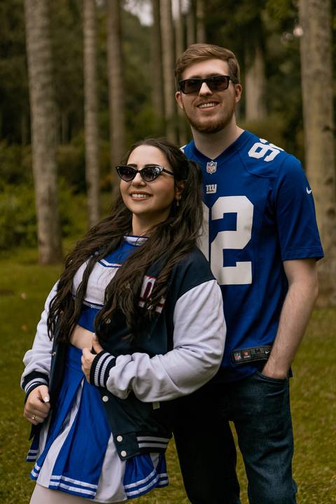 As melhores ideias e inspirações criativas de fotos para ensaio pré wedding estilo futebol americano no parque Jardim Botânico'