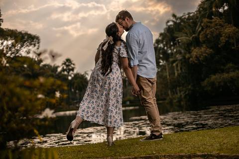 As melhores ideias e inspirações criativas de fotos para ensaio pré wedding no parque Jardim Botânico'