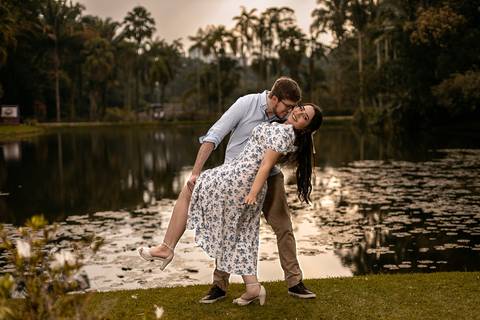 As melhores ideias e inspirações criativas de fotos para ensaio pré wedding no parque Jardim Botânico'