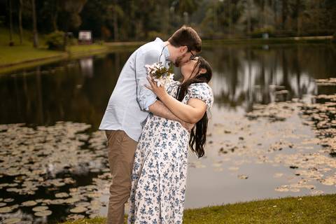 As melhores ideias e inspirações criativas de fotos para ensaio pré wedding no parque Jardim Botânico'