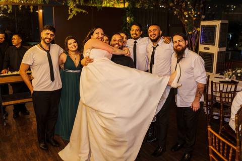 As melhores ideias e inspirações criativas de fotos dos noivos no Espaço Napoleão Buffet - São Bernardo do Campo'