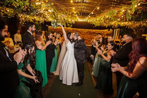 As melhores ideias e inspirações criativas de fotos dos noivos no Espaço Napoleão Buffet - São Bernardo do Campo'