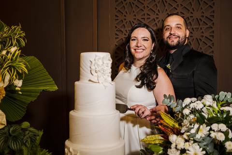 As melhores ideias e inspirações criativas de fotos dos noivos no Espaço Napoleão Buffet - São Bernardo do Campo'