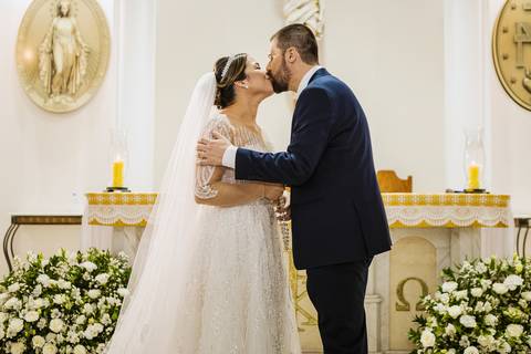 As melhores ideias e inspirações criativas de fotos de casamento na cerimônia na Igreja matriz Nossa Senhora das Graças'
