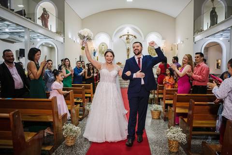As melhores ideias e inspirações criativas de fotos de casamento na cerimônia na Igreja matriz Nossa Senhora das Graças'