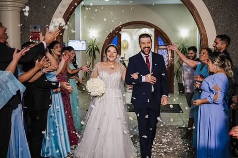 As melhores ideias e inspirações criativas de fotos de casamento na cerimônia na Igreja matriz Nossa Senhora das Graças'