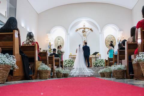 As melhores ideias e inspirações criativas de fotos de casamento na cerimônia na Igreja matriz Nossa Senhora das Graças'