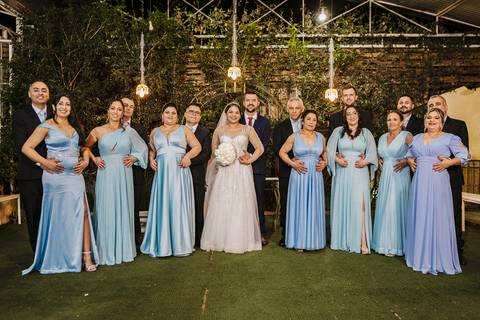 As melhores ideias e inspirações criativas de fotos dos noivos  com os padrinhos no Espaço Buffet Espaço Du Chief'