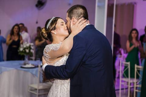 As melhores ideias e inspirações criativas de fotos dos noivos no Espaço Buffet Espaço Du Chief'