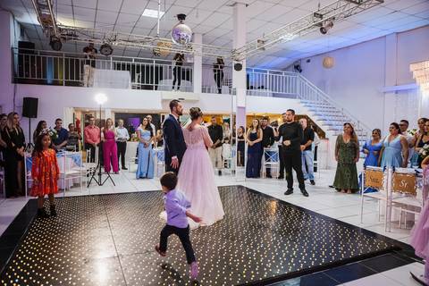 As melhores ideias e inspirações criativas de fotos dos noivos no Espaço Buffet Espaço Du Chief'
