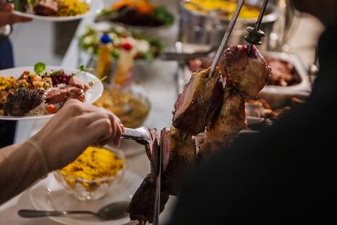 As melhores ideias e inspirações criativas de fotos dos noivos no Espaço Buffet Espaço Du Chief'