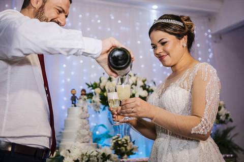 As melhores ideias e inspirações criativas de fotos dos noivos no Espaço Buffet Espaço Du Chief'