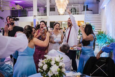 As melhores ideias e inspirações criativas de fotos dos noivos no Espaço Buffet Espaço Du Chief'