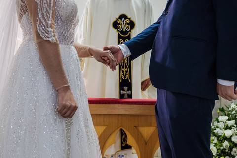 As melhores ideias e inspirações criativas de fotos de casamento na cerimônia na Igreja matriz Nossa Senhora das Graças'