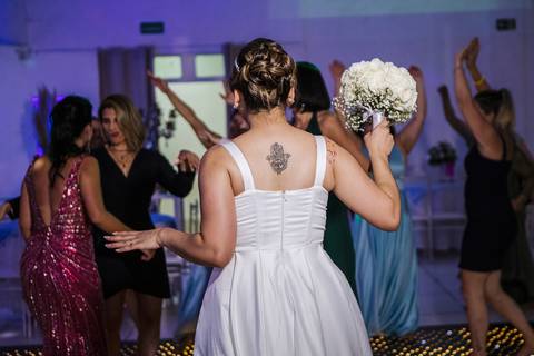 As melhores ideias e inspirações criativas de fotos dos noivos no Espaço Buffet Espaço Du Chief'