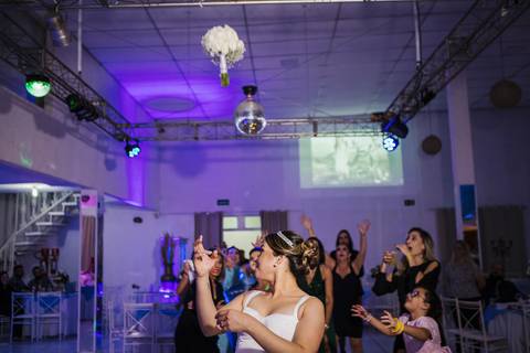 As melhores ideias e inspirações criativas de fotos dos noivos no Espaço Buffet Espaço Du Chief'