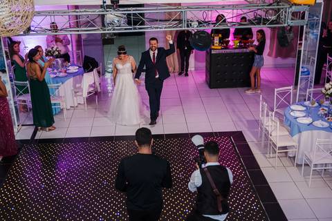 As melhores ideias e inspirações criativas de fotos dos noivos no Espaço Buffet Espaço Du Chief'