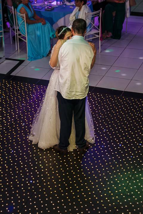 As melhores ideias e inspirações criativas de fotos dos noivos no Espaço Buffet Espaço Du Chief'