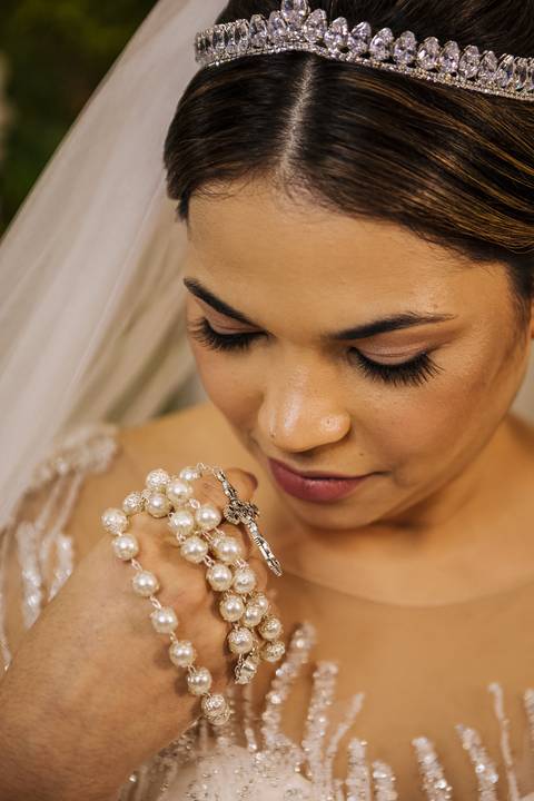 As melhores ideias e inspirações criativas do making of da noiva no salão Puramania'