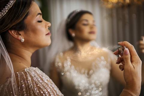 As melhores ideias e inspirações criativas do making of da noiva no salão Puramania'