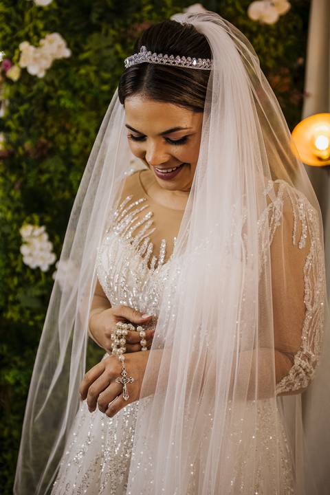 As melhores ideias e inspirações criativas do making of da noiva no salão Puramania'