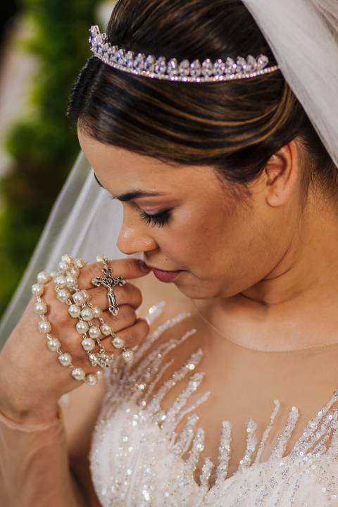 As melhores ideias e inspirações criativas do making of da noiva no salão Puramania'