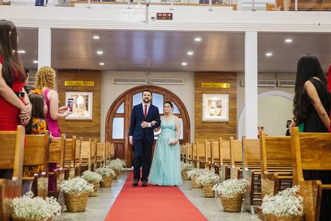 As melhores ideias e inspirações criativas de fotos de casamento na cerimônia na Igreja matriz Nossa Senhora das Graças'