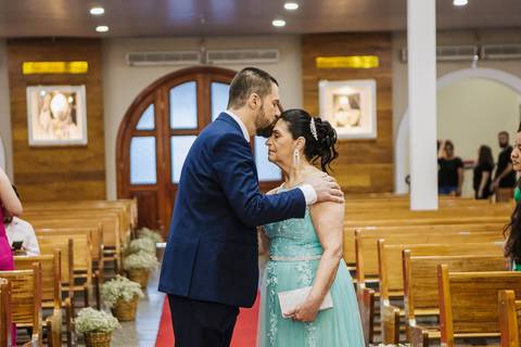As melhores ideias e inspirações criativas de fotos de casamento na cerimônia na Igreja matriz Nossa Senhora das Graças'