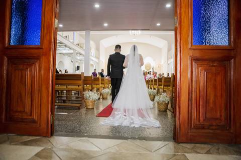 As melhores ideias e inspirações criativas de fotos de casamento na cerimônia na Igreja matriz Nossa Senhora das Graças'