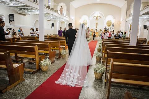 As melhores ideias e inspirações criativas de fotos de casamento na cerimônia na Igreja matriz Nossa Senhora das Graças'