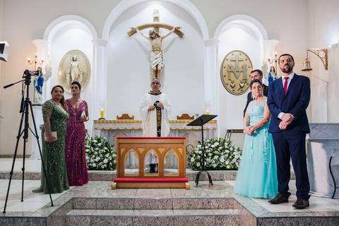 As melhores ideias e inspirações criativas de fotos de casamento na cerimônia na Igreja matriz Nossa Senhora das Graças'