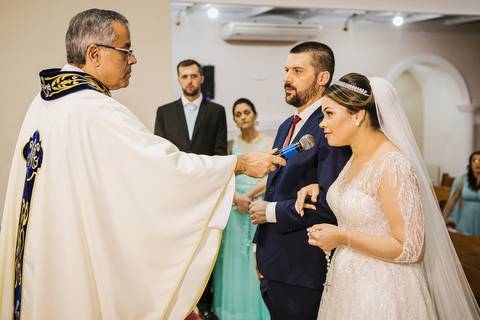 As melhores ideias e inspirações criativas de fotos de casamento na cerimônia na Igreja matriz Nossa Senhora das Graças'