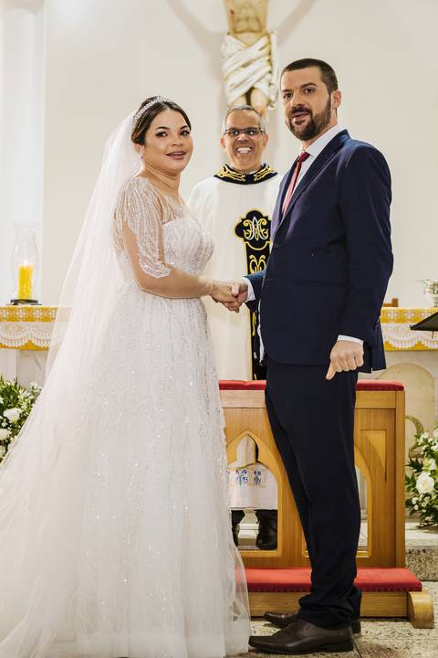 As melhores ideias e inspirações criativas de fotos de casamento na cerimônia na Igreja matriz Nossa Senhora das Graças'