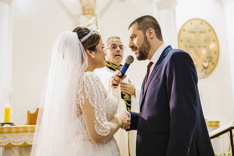 As melhores ideias e inspirações criativas de fotos de casamento na cerimônia na Igreja matriz Nossa Senhora das Graças'
