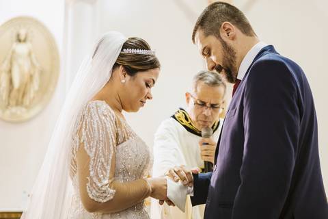 As melhores ideias e inspirações criativas de fotos de casamento na cerimônia na Igreja matriz Nossa Senhora das Graças'