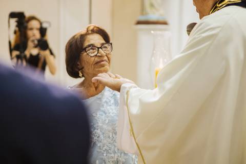 As melhores ideias e inspirações criativas de fotos de casamento na cerimônia na Igreja matriz Nossa Senhora das Graças'
