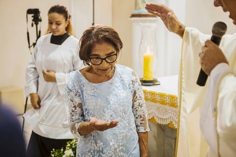 As melhores ideias e inspirações criativas de fotos de casamento na cerimônia na Igreja matriz Nossa Senhora das Graças'