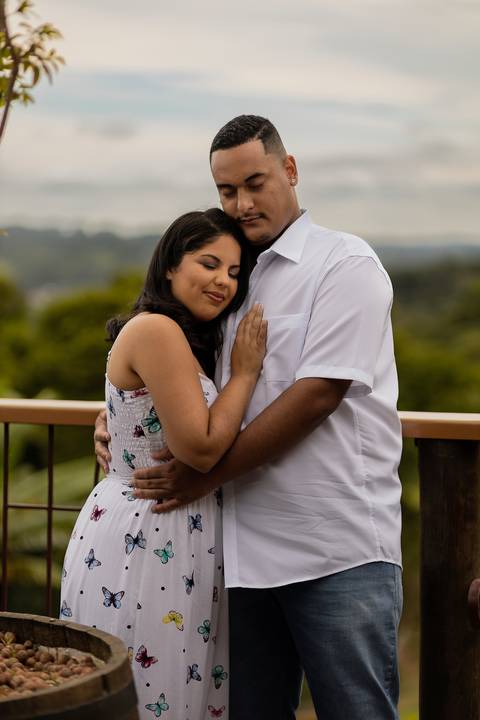 As melhores ideias e inspirações criativas de fotos para ensaio pré wedding na vinícola Bella Aurora - São Roque'