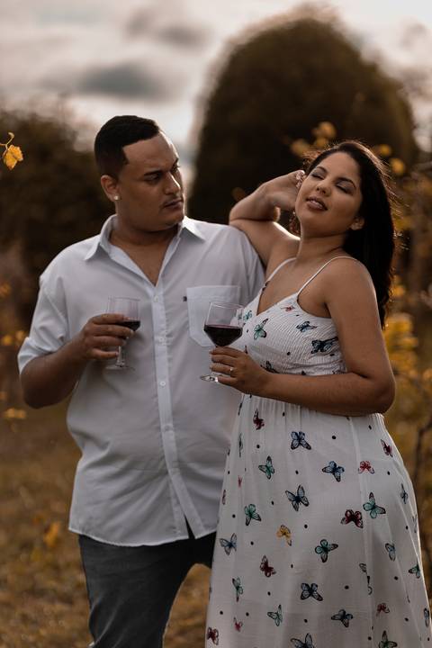 As melhores ideias e inspirações criativas de fotos para ensaio pré wedding na vinícola Bella Aurora - São Roque'