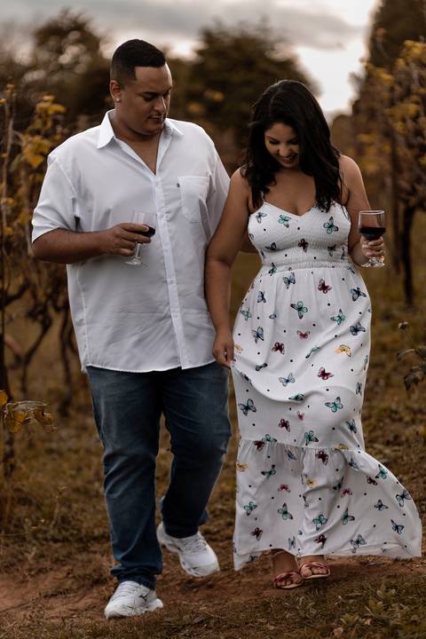 As melhores ideias e inspirações criativas de fotos para ensaio pré wedding na vinícola Bella Aurora - São Roque'