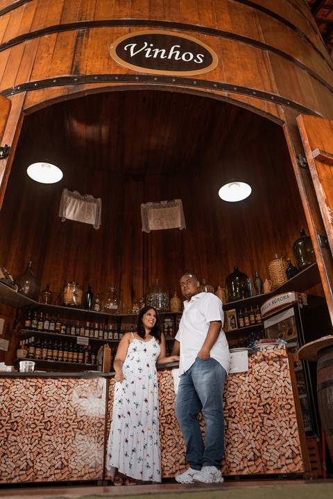 As melhores ideias e inspirações criativas de fotos para ensaio pré wedding na vinícola Bella Aurora - São Roque'
