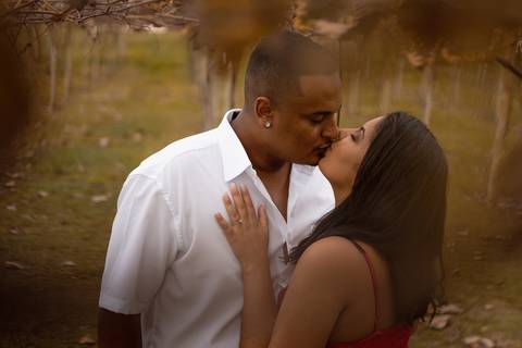 As melhores ideias e inspirações criativas de fotos para ensaio pré wedding na Villa Don Pato - São Roque'