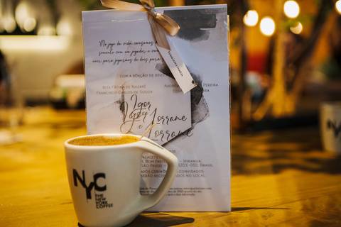 As melhores ideias e inspirações criativas de fotos dos noivos em Barueri - The New York Coffee'
