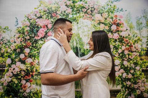 As melhores ideias e inspirações criativas de fotos dos noivos no cartório em Barueri'