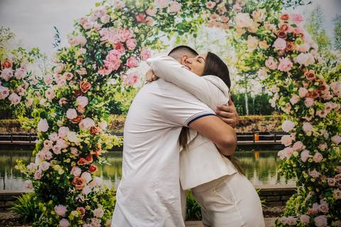 As melhores ideias e inspirações criativas de fotos dos noivos no cartório em Barueri'