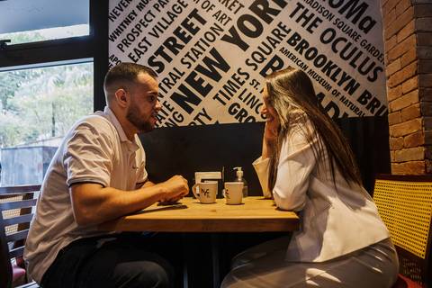 As melhores ideias e inspirações criativas de fotos dos noivos em Barueri - The New York Coffee'