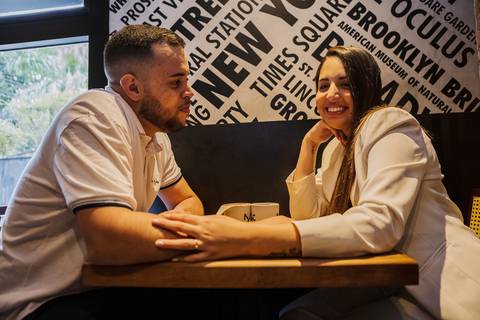 As melhores ideias e inspirações criativas de fotos dos noivos em Barueri - The New York Coffee'